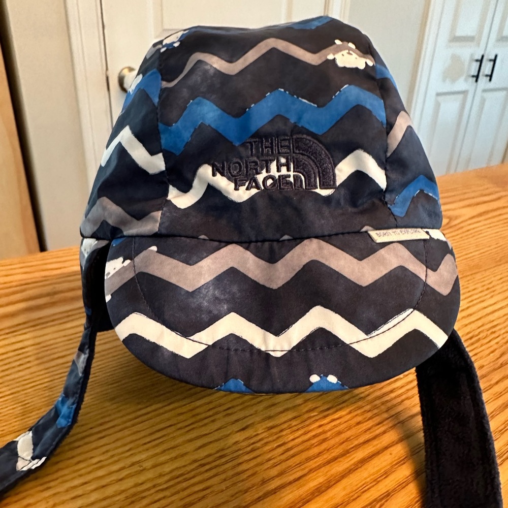 The north face baby 0-6 winter hat